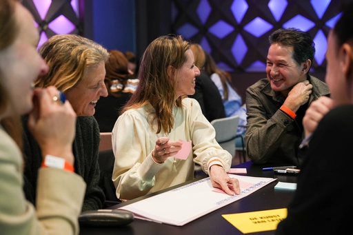 Initiatiefnemers De Kunst van Later met in het midden Sanne Kistemaker (Foto: Robbie van Zoggel)